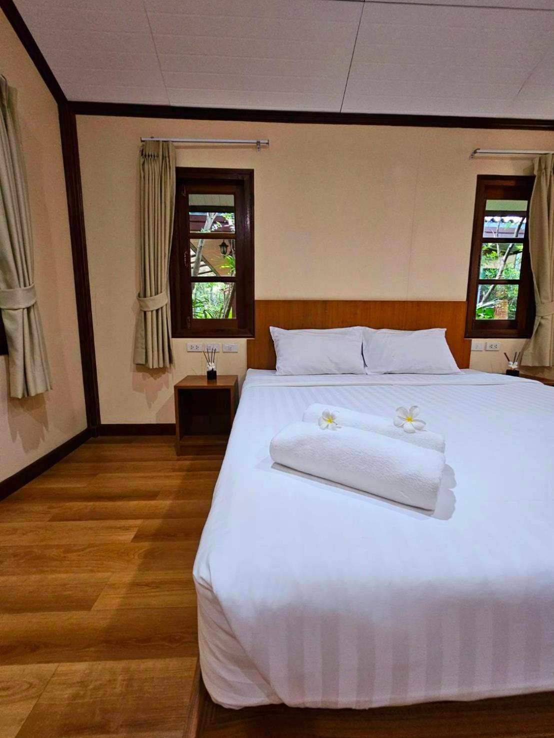 Samran Resort Chalong Exterior photo